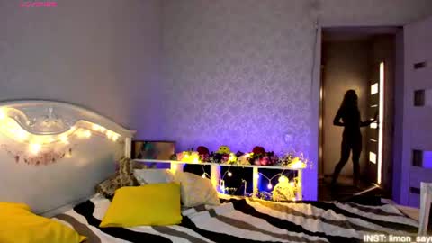 Snapshot of lillimooore chatting on 07-03-26, 11:33 LilliMoore online show from 07-03-26, 11:33