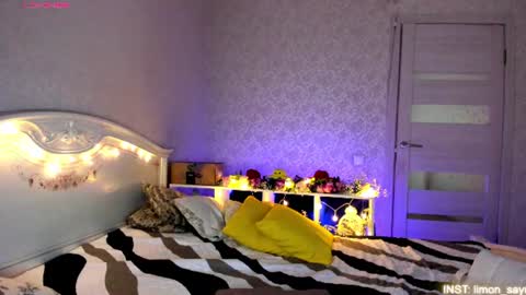 Snapshot of lillimooore chatting on 07-14-26, 12:24 LilliMoore online show from 07-14-26, 12:24