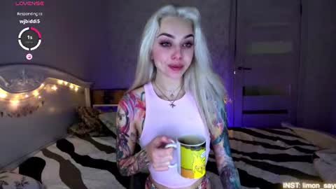 Snapshot of lillimooore chatting on 07-19-26, 12:03 LilliMoore online show from 07-19-26, 12:03