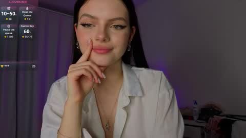 Snapshot of lillly_meow_ chatting on 05-07-26, 09:20 Lilia online show from 05-07-26, 09:20