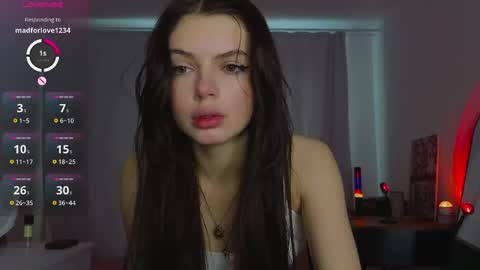 Snapshot of lillly_meow_ chatting on 05-25-26, 04:51 Lilia online show from 05-25-26, 04:51