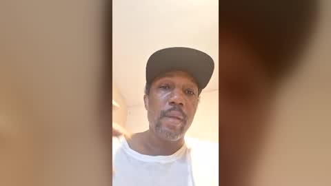 Snapshot of lillokey1 chatting on 06-15-26, 01:41 lillokey1 online show from 06-15-26, 01:41