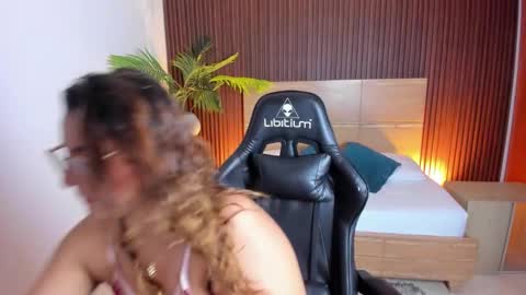 L I L L Y online show from 02-24-25, 03:09