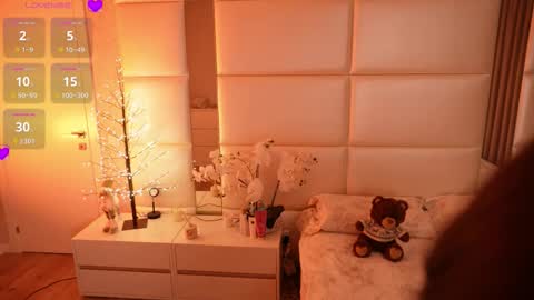 Lilly Colins online show from 02-09-26, 07:29