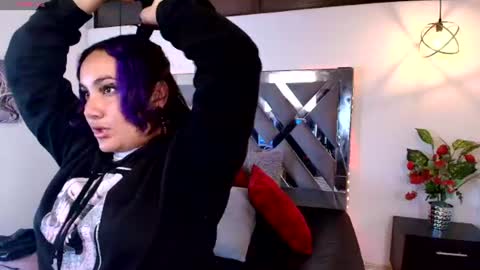 Snapshot of lilly_foxxy chatting on 07-08-26, 11:04 online show from 07-08-26, 11:04