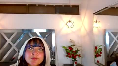 Snapshot of lilly_foxxy chatting on 08-04-26, 10:40 online show from 08-04-26, 10:40