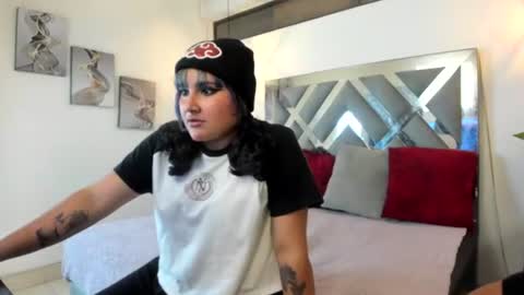 Snapshot of lilly_foxxy chatting on 08-07-26, 11:12 online show from 08-07-26, 11:12