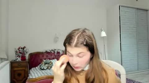 Lilly online show from 12-05-25, 06:59