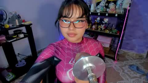 Snapshot of lilly_kinky chatting on 09-12-25, 02:55 Lilly online show from 09-12-25, 02:55