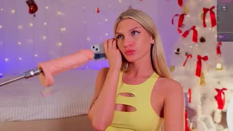 Snapshot of lilly_lux chatting on 01-09-26, 04:43 lilly_lux online show from 01-09-26, 04:43