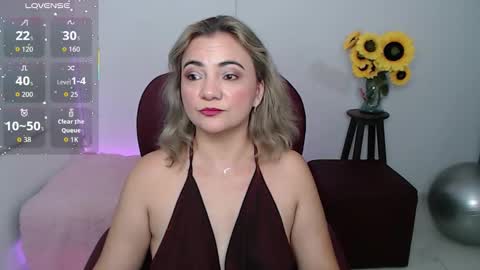 Snapshot of lilly_milf chatting on 02-14-26, 03:31 Lilly online show from 02-14-26, 03:31