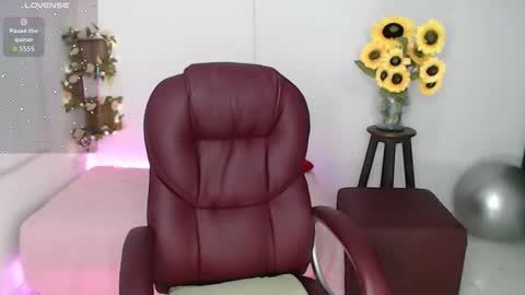 Snapshot of lilly_milf chatting on 03-01-26, 01:02 Lilly online show from 03-01-26, 01:02