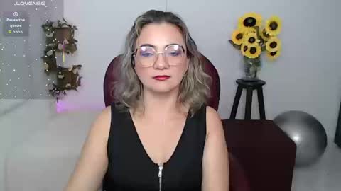 Snapshot of lilly_milf chatting on 03-12-26, 01:50 Lilly online show from 03-12-26, 01:50