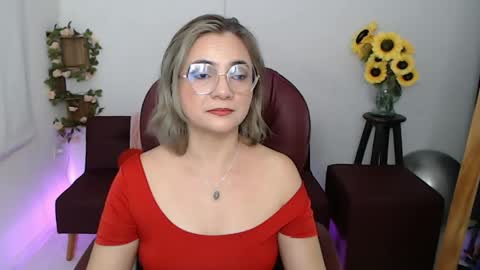 Snapshot of lilly_milf chatting on 05-14-26, 03:19 Lilly online show from 05-14-26, 03:19