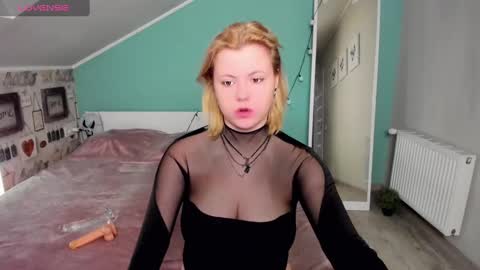 Lilly Depp online show from 01-06-25, 10:57