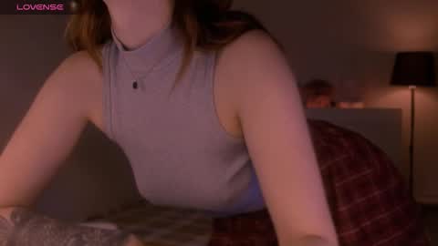 Snapshot of lillyfarey chatting on 09-21-25, 04:19 LillyFarey online show from 09-21-25, 04:19