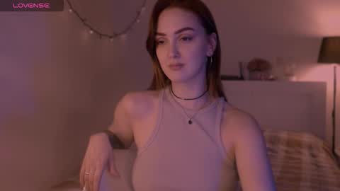 Snapshot of lillyfarey chatting on 09-23-25, 08:23 LillyFarey online show from 09-23-25, 08:23