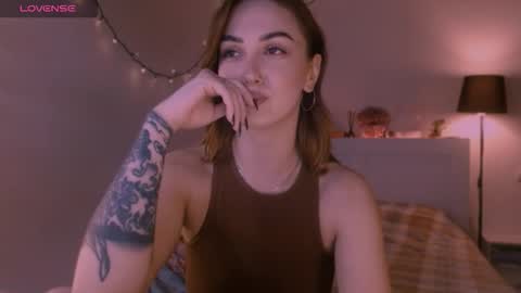 Snapshot of lillyfarey chatting on 10-10-25, 05:45 LillyFarey online show from 10-10-25, 05:45