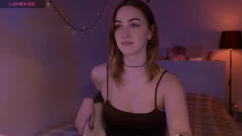 Snapshot of lillyfarey chatting on 10-26-25, 05:52 LillyFarey online show from 10-26-25, 05:52