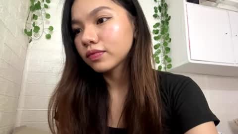 Snapshot of lillyponcho chatting on 07-02-26, 02:00 Rosa online show from 07-02-26, 02:00