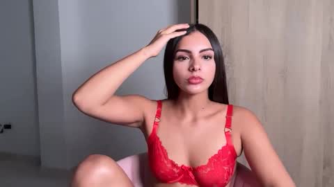 Snapshot of lillyxq chatting on 04-18-26, 01:09 lilly online show from 04-18-26, 01:09