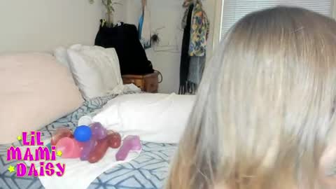 Snapshot of lilmamidaisy chatting on 06-16-26, 02:14 Daisy Bby online show from 06-16-26, 02:14