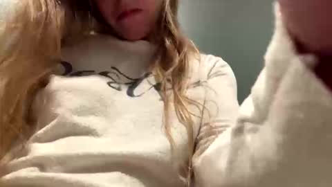 Snapshot of lilmermaidmama chatting on 11-19-25, 03:17 lilmermaidmama online show from 11-19-25, 03:17