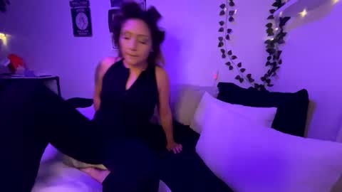 Snapshot of lilnikkicreampuff chatting on 01-21-25, 04:10 lilnikkicreampuff online show from 01-21-25, 04:10