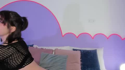 Snapshot of lilou_albrecht chatting on 03-06-25, 01:24 Lilou online show from 03-06-25, 01:24