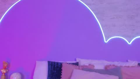 Snapshot of lilou_albrecht chatting on 10-15-25, 11:54 Lilou online show from 10-15-25, 11:54