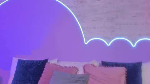 Snapshot of lilou_albrecht chatting on 10-19-25, 01:01 Lilou online show from 10-19-25, 01:01