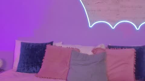 Snapshot of lilou_albrecht chatting on 10-21-25, 11:44 Lilou online show from 10-21-25, 11:44