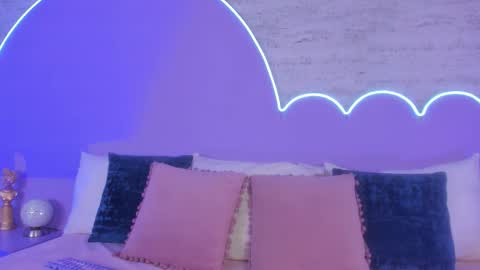 Snapshot of lilou_albrecht chatting on 11-11-25, 12:16 Lilou online show from 11-11-25, 12:16