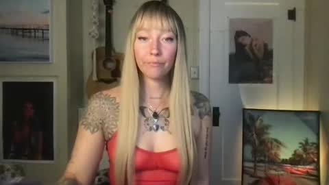 Snapshot of lilpeachykeenn chatting on 12-15-24, 09:53 Lilpeachykeenn online show from 12-15-24, 09:53