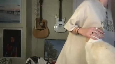 Snapshot of lilpeachykeenn chatting on 12-26-24, 11:03 Lilpeachykeenn online show from 12-26-24, 11:03