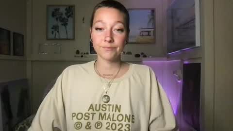 Snapshot of lilpeachykeenn chatting on 01-02-25, 02:33 Lilpeachykeenn online show from 01-02-25, 02:33