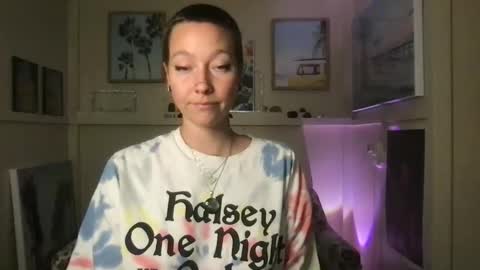 Snapshot of lilpeachykeenn chatting on 01-04-25, 12:59 Lilpeachykeenn online show from 01-04-25, 12:59