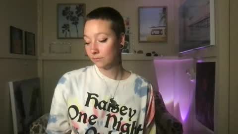 Snapshot of lilpeachykeenn chatting on 01-04-25, 04:01 Lilpeachykeenn online show from 01-04-25, 04:01