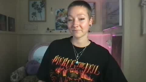 Snapshot of lilpeachykeenn chatting on 01-06-25, 11:09 Lilpeachykeenn online show from 01-06-25, 11:09