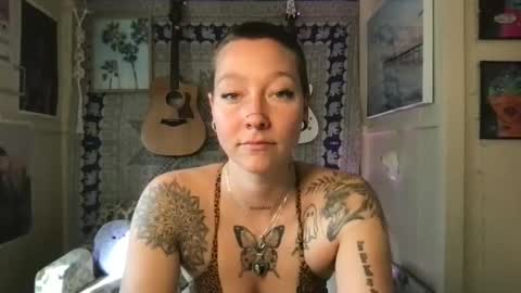 Snapshot of lilpeachykeenn chatting on 01-07-25, 09:14 Lilpeachykeenn online show from 01-07-25, 09:14