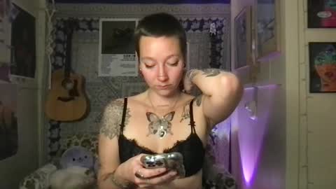 Snapshot of lilpeachykeenn chatting on 01-15-25, 02:49 Lilpeachykeenn online show from 01-15-25, 02:49