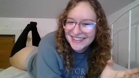 LilPies  online show from 12-19-24, 05:08