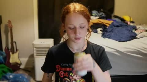 Snapshot of lilst0rm chatting on 08-09-26, 02:24 lil or red online show from 08-09-26, 02:24