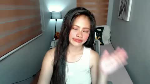 Snapshot of lilsweet_marie chatting on 12-16-24, 05:06 Lilsweet marie online show from 12-16-24, 05:06