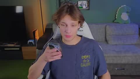 Snapshot of lilteddyboy chatting on 10-19-25, 02:40 lilteddyboy online show from 10-19-25, 02:40