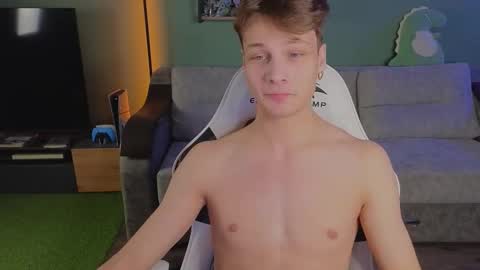 Snapshot of lilteddyboy chatting on 11-11-25, 09:04 lilteddyboy online show from 11-11-25, 09:04