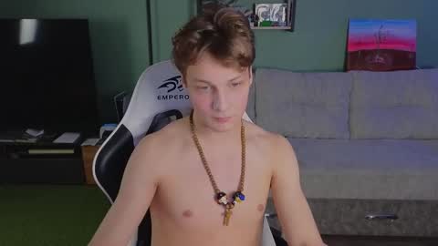 Snapshot of lilteddyboy chatting on 12-18-25, 05:52 lilteddyboy online show from 12-18-25, 05:52