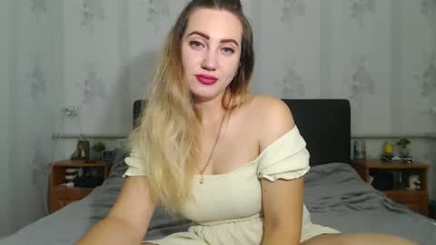 Snapshot of lilu_cute25 chatting on 11-11-25, 10:10 lilu_cute25 online show from 11-11-25, 10:10