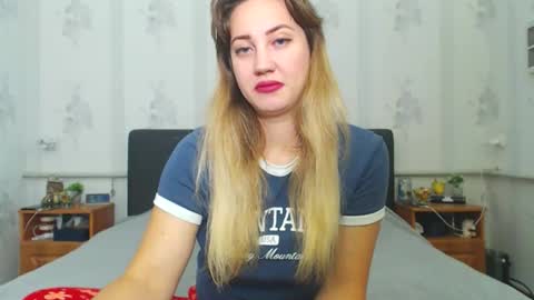 Snapshot of lilu_cute25 chatting on 11-15-25, 10:37 lilu_cute25 online show from 11-15-25, 10:37