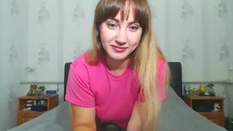 Snapshot of lilu_cute25 chatting on 11-18-25, 10:25 lilu_cute25 online show from 11-18-25, 10:25